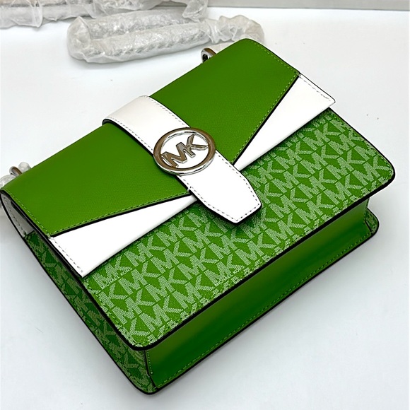 Michael Kors Greenwich Small Color-Block Signature Logo FlapCrossbody Bag
Jungle - Picture 5 of 16